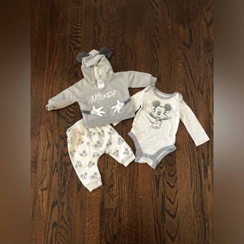 Disney Baby Boys 3-6M Gray 3-Piece Mickey Mouse Outfit w/Hooded Mickey Ears Set